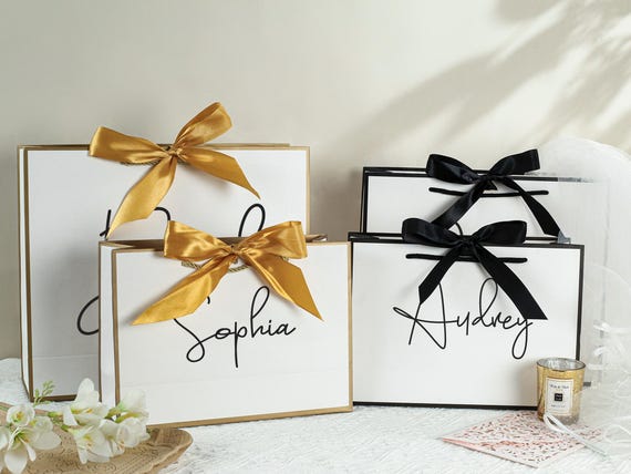 Personalized Bridesmaid Gift Bags, Custom Wedding Gift Bags with Ribbon, Welcome Gift Bags, Bridal Party Gift Bags, Bachelorette Party Bags