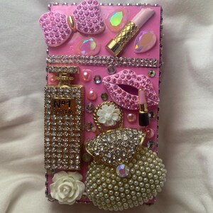 Womens cigarette case, cigarette pack holder, cigarette box fits reg or 100s