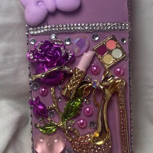 Womens cigarette case, cigarette pack holder, cigarette box 100 or reg size cigarettes