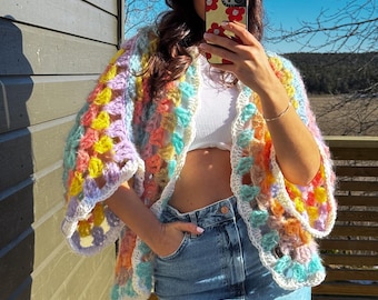 Cardigan esagonale all&#39;uncinetto “Hexa Hug”