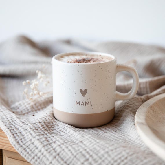 Mami Tasse / Weihnachtsgeschenk von Kind / Geschenk Muttertag / Steingut Tasse mit Gravur / Geschenk  Mama / Ehefrau Geschenkidee / Mami