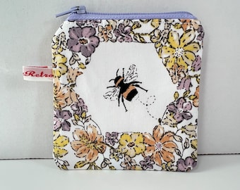 Bee Case for knitting notions - SWEET MEADOW