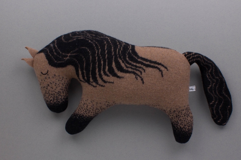 Knitted Lambswool Horse Dun