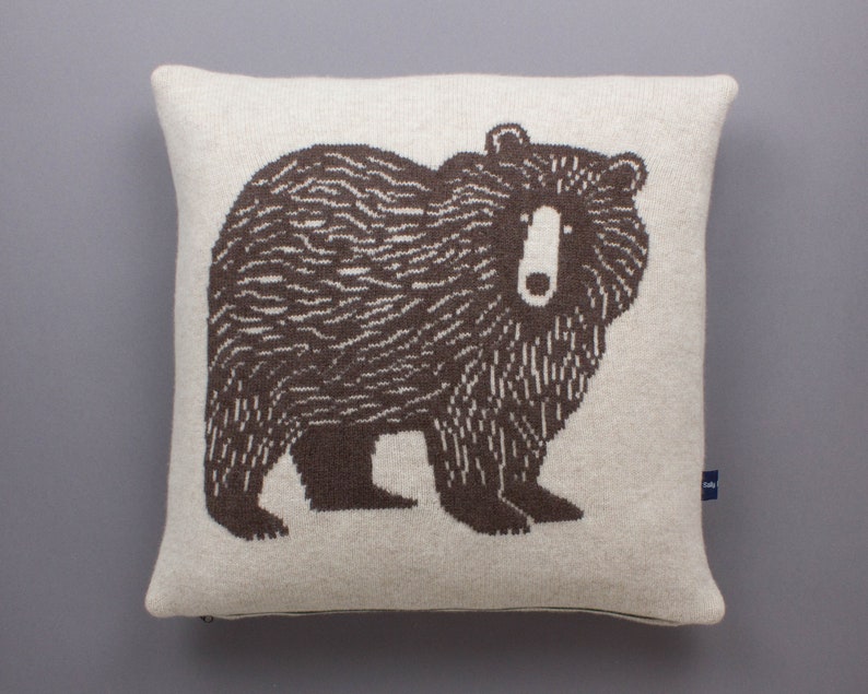 45cm Bear Cushion in Knitted Lambswool image 1
