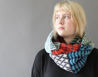 Geometric Tiled Scarf in Knitted Lambswool