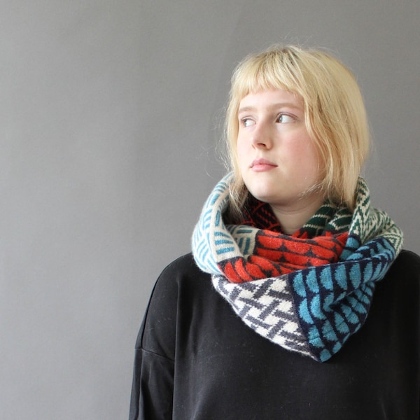 Geometric Tiled Scarf in Knitted Lambswool