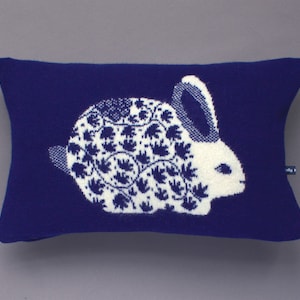 Coussin lapin en laine d'agneau tricotée China