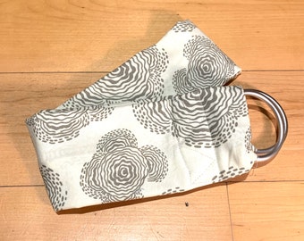 baby weighing sling