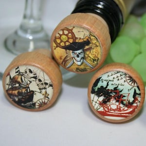 Pirate Wine Stopper Nautical Design Bar Accessory Treasure Map Themed Decoration Party Favor Wedding Gift Cork Collection Bottle Preservation Kitchen Decor Sailing Enthusiast Housewarming Present Unique Wine Lover Gift Handcrafted Quality