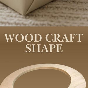 Puede incluir: Una forma artesanal de madera clara que presenta un dise&ntilde;o de anillo circular con un acabado suave de grano natural. El objeto se presenta como un recorte de madera circular y plano con una abertura central, mostrando la textura de la madera cruda.