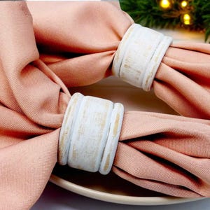 White Distressed Wooden Napkin Rings Rustic Weddings Farmhouse Table Settings Decor Country Wedding Napkin Rings Boho Napkin
