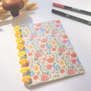 Florales A5 Notizbuch: Mohnblumen Design, 60 gepunktete Seiten