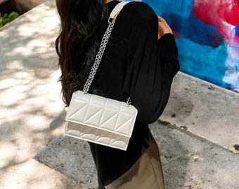 Bolso bandolera de piel sintética acolchada: bolso de hombro con correa de cadena