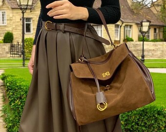 女性用ブラウン本革スエードショルダーバッグ,ラグジュアリーブランド,ゴールドバックル付きファッショントートバッグ 高級スエードトート - ゴールドバックル付き本革ブラウンバッグ