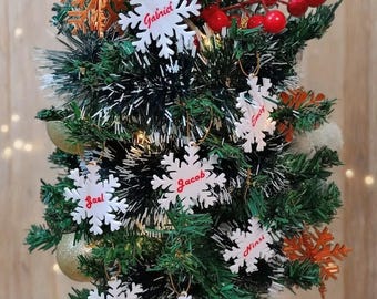Personalisierte Schneeflocke Ornament 3er-Set | Benutzerdefinierte Name Weihnachtskugeln | Holographischer Sterneneffekt | 3D gedruckter Baumschmuck