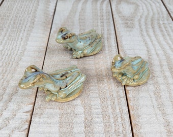 Qty 1 Frog Magnet Design Ceramic Pottery Fridge Magnet Office Supplies Green Toad Cottagecore Decor