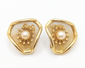 Vintage Metal Mesh Faux Pearl Floral Flower Gold Tone Clip On Earrings Daisy Rose Peony Bridal Jewelry Gift For Her Bridesmaid Party