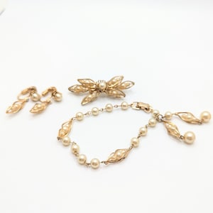 Vintage Faux Pearl Cage Bracelet Brooch Clip On Earrings Dangle Lapel Pin Flower Floral Open Work Delicate Minimal Matching Set Gifts Gift