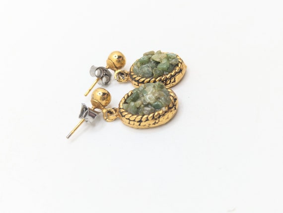 Vintage Gold Tone Jade Chip Stud Dangle Earrings … - image 4