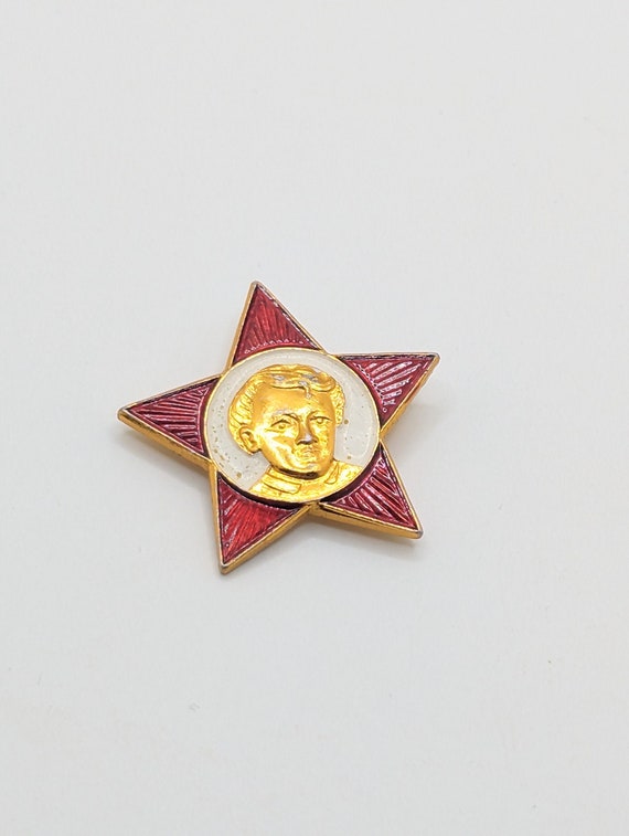 Vintage Soviet Young Pioneer USSR Brooch Pin Badge