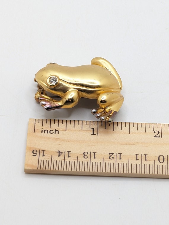 Large Vintage Frog Gold Tone Brooch Lapel Pin Rhi… - image 5