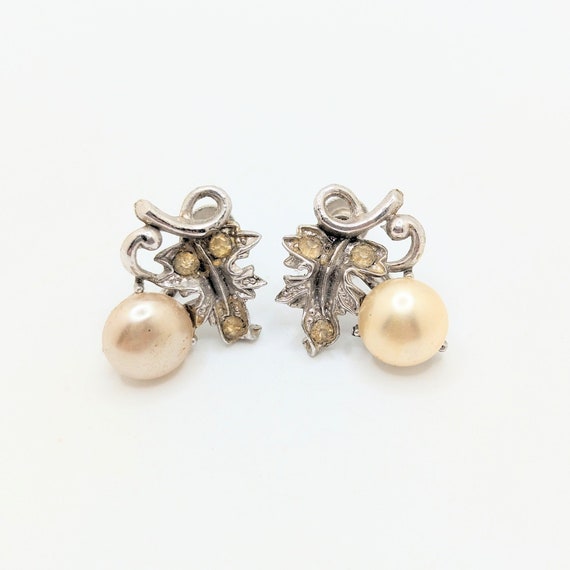 Vintage Coro Silver Tone Leaf Faux Pearl Screw Ba… - image 1