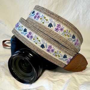 Floral camera strap for Fujifilm Nikon Canon Sony, DSLR Adjustable Strap, Gift for Photographer