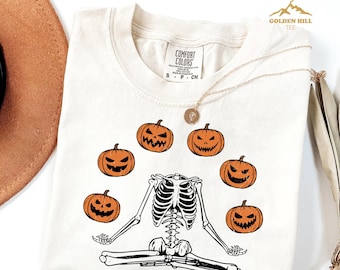 Chemise squelette citrouille d'Halloween Comfort Colors®, chemise squelette rigolote, cadeau d'Halloween pour femme, jolie chemise citrouille, col rond de la saison effrayante