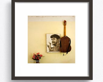 Alberto Korda - Che Guevara - Smoking a cigar - 2004 | Barnebys
