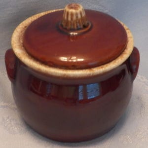 Vintage Hull Pottery House & Garden Mirror Brown Drip 12-Ounce Individual Bean Pot # 524 with Lid