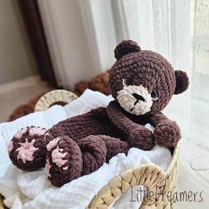 BEAR LOVEY Crochet bear lovey Woodland nursery decor Newborn gift Snuggler toy Baby shower gift Cuddle toy Baby lovey blanket