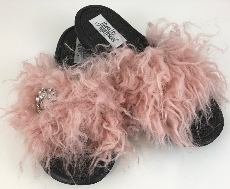 Slide Sandal, Faux Fur Slide Sandal, Valentines Day Gift, Fluffy Slipper, Indoor Outdoor Slide Sandal, Mongolian Lamb Brooch Slide Sandal S=7/8.5 US women's