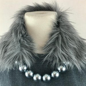 Pearl Grey Faux Fur Collar-Necklace, Silver Grey Fur Pearl Collar, Fake Fur Pearl Collar, Valentine's Day Gift image 3