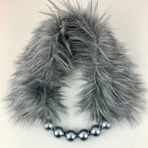 Pearl Grey Faux Fur Collar-Necklace, Silver Grey Fur Pearl Collar, Fake Fur Pearl Collar, Valentine's Day Gift image 2