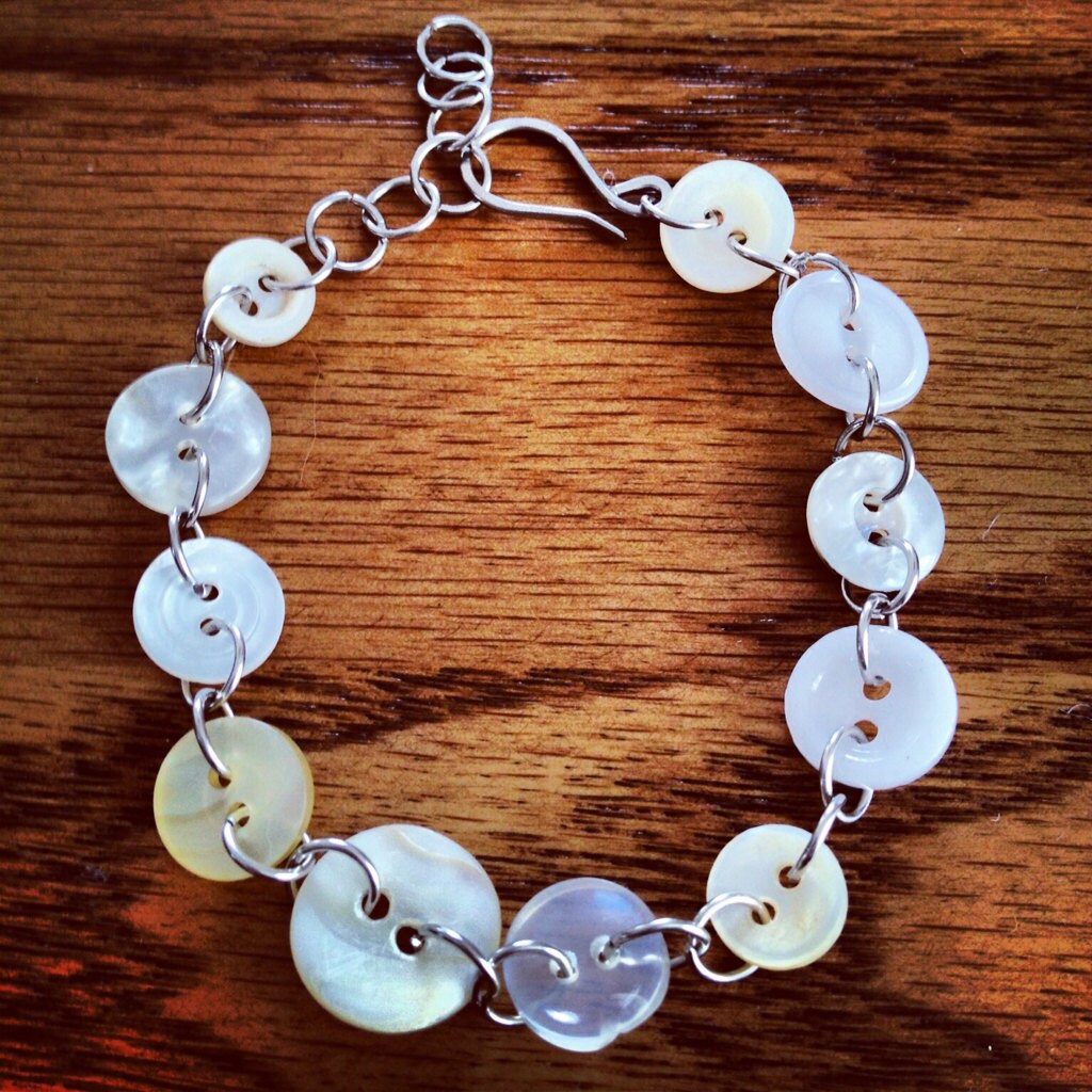 Vintage Button Bracelet using vintage mother of pearl buttons Etsy