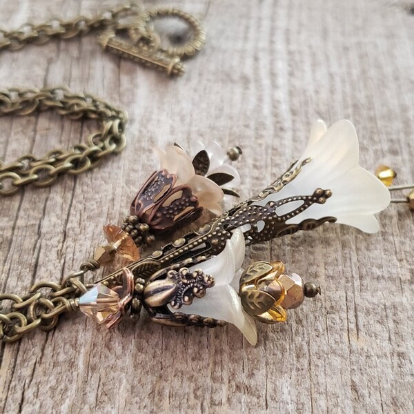 Victorian Gold White Blush Lucite Flower Pendant Necklace Floral Fairycore Necklace Vintage Fairytale Wedding Gift Renaissance Fair Dress