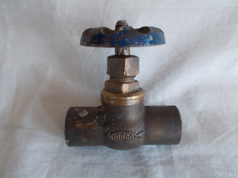 Vintage Nibco Outdoor Two Side Water Spigot 1