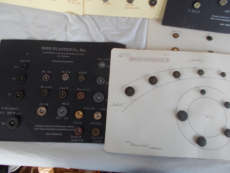 Vintage 11 Carded Buttons Lot 200 Buttons