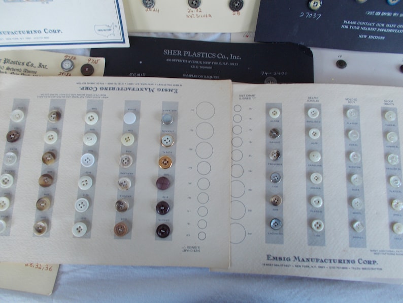Vintage 11 Carded Buttons Lot 200 Buttons