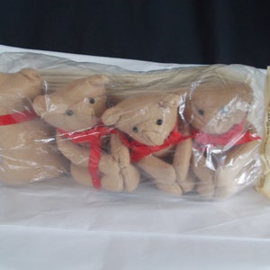 Vintage 4 Soft Sculpture Bear Napkin Rings With Decorative Napkins New In Package