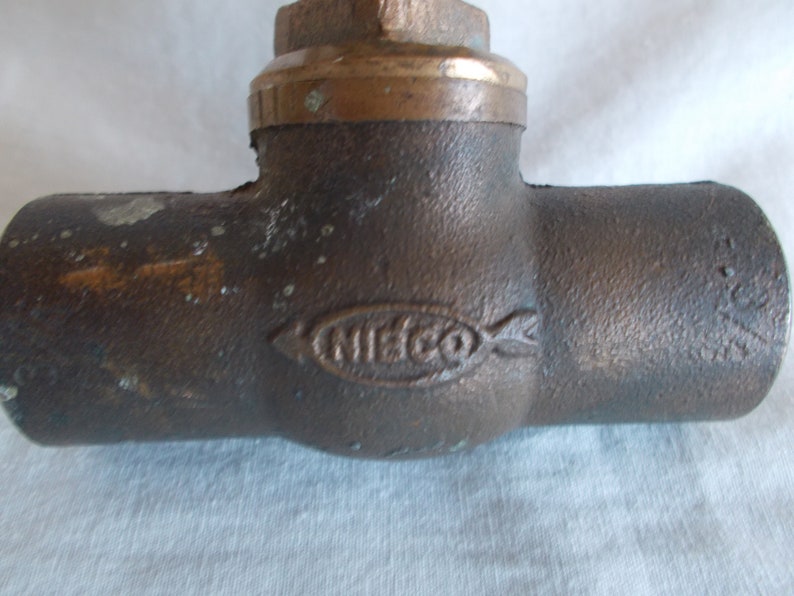 Vintage Nibco Outdoor Two Side Water Spigot 1