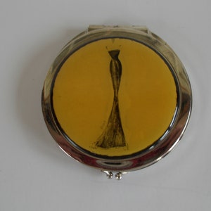 Vintage Rustic Compact Mirror With Vintage Wear // 1