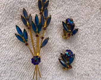 Vintage rhinestone pin and earrings set