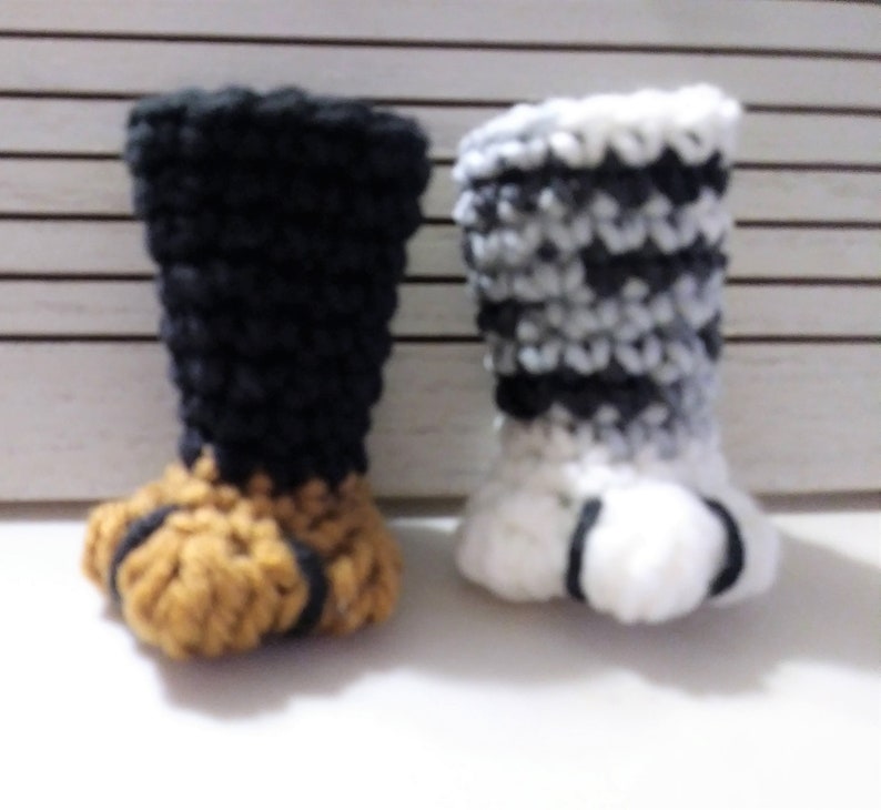 Kitty Paw Chair Sock, Crochet Chair Leg Pad, Floor Protector, Furniture Feet, Cat Paw Chair Protector. TV Tray leg sock image 4