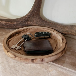 Vintage Charm: Handcrafted Wooden Key Bowl – Rustic Elegance for your Home - Diameter 10 inches
