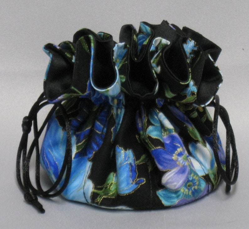 --Drawstring Organizer Travel Pouch---Regular Size Jewelry Travel Tote--Beautiful Field of Flowers Design