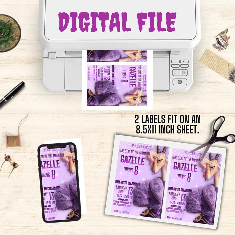 K&ouml;nnte beinhalten: Ein Drucker mit dem Text "DIGITAL FILE" druckt Etiketten mit einer Gazellen-Grafik und dem Text "GAZELLE TURNS 8". Die Etiketten sind f&uuml;r ein A4-Blatt konzipiert. Ein Smartphone zeigt ein &auml;hnliches Etikett.