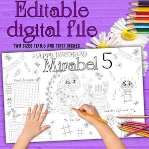 Puede incluir: Una página para colorear blanca con el texto "Editable digital file" y "Happy Birthday Mirabel 5th". La página incluye ilustraciones de personajes, una tarta y juegos. Dos tamaños disponibles: 28x22 y 43x30 cm.