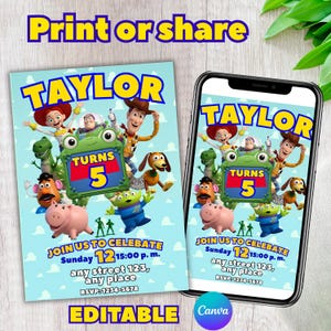 Puede incluir: Una plantilla de invitación de cumpleaños digital con personajes de Toy Story como Woody, Buzz Lightyear, Jessie, Rex, Slinky Dog, Mr. Potato Head, Hamm y un Alien. El texto dice Taylor Turns 5, Join us to celebrate, Sunday 12, 15:00 p.m., any street 123, any place, RSVP: 1234-5678.