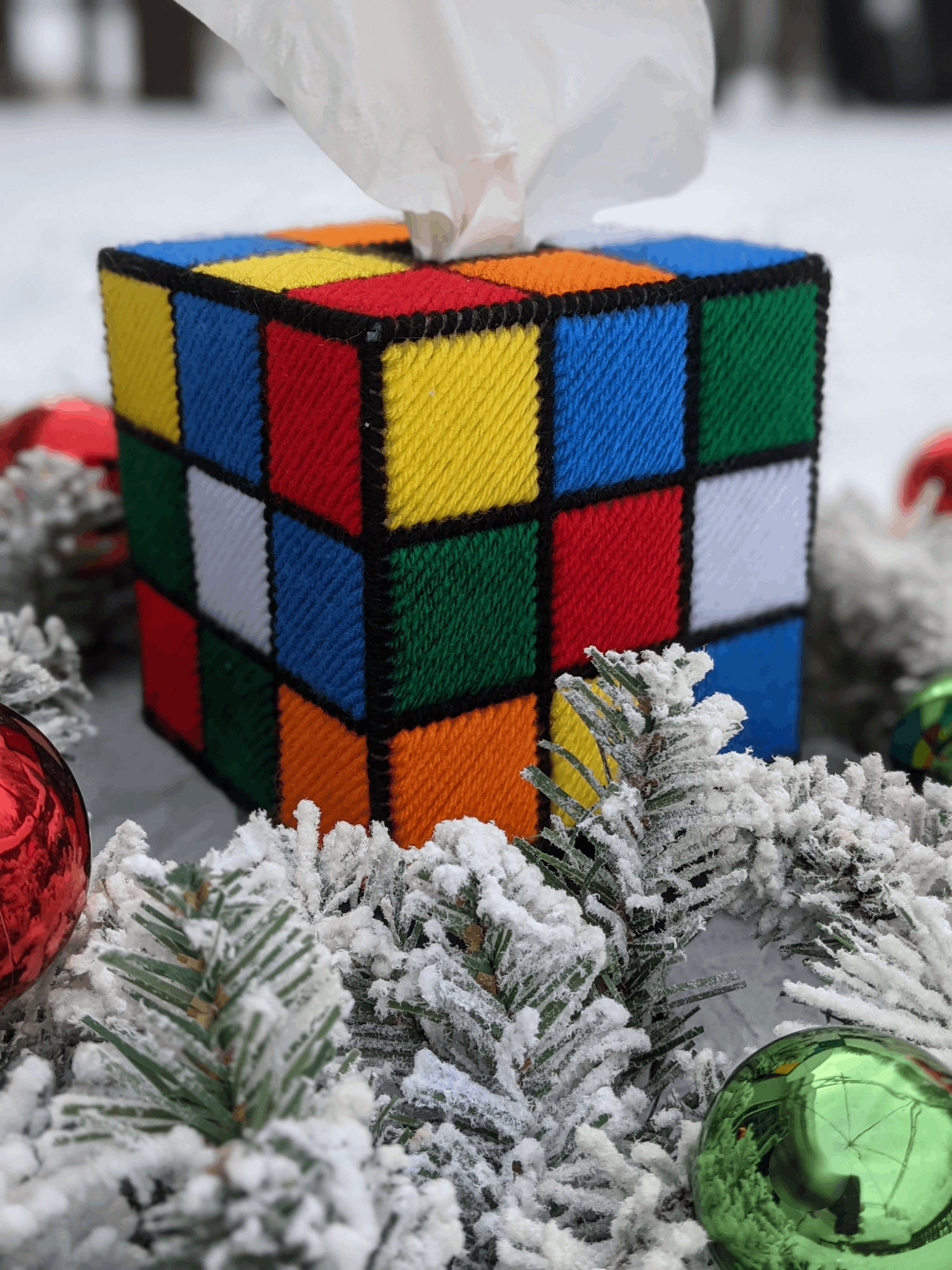 Distributeur de mouchoir original Rubik's Cube - Objet geek - Mr. Etrange